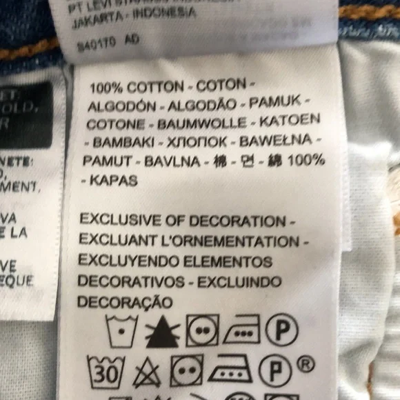 Levi’s Cut Off Distressed Denim Jean Shorts Sz 28‎ - Picture 6 of 7